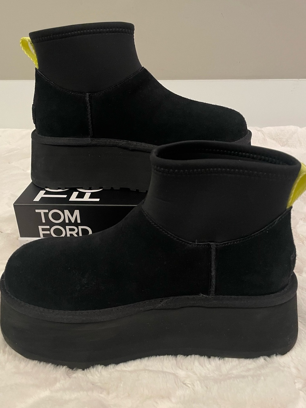 UGG Black Platform Ankle Boots Size 6 - Authentic - Excellent Condition